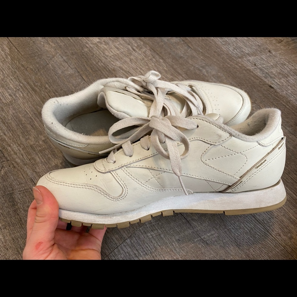 Reebok cream leather sneakers size 8
